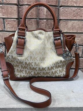 Michael Kors Women's Medium MK Signature Handbag Crossbody Satchel Bag